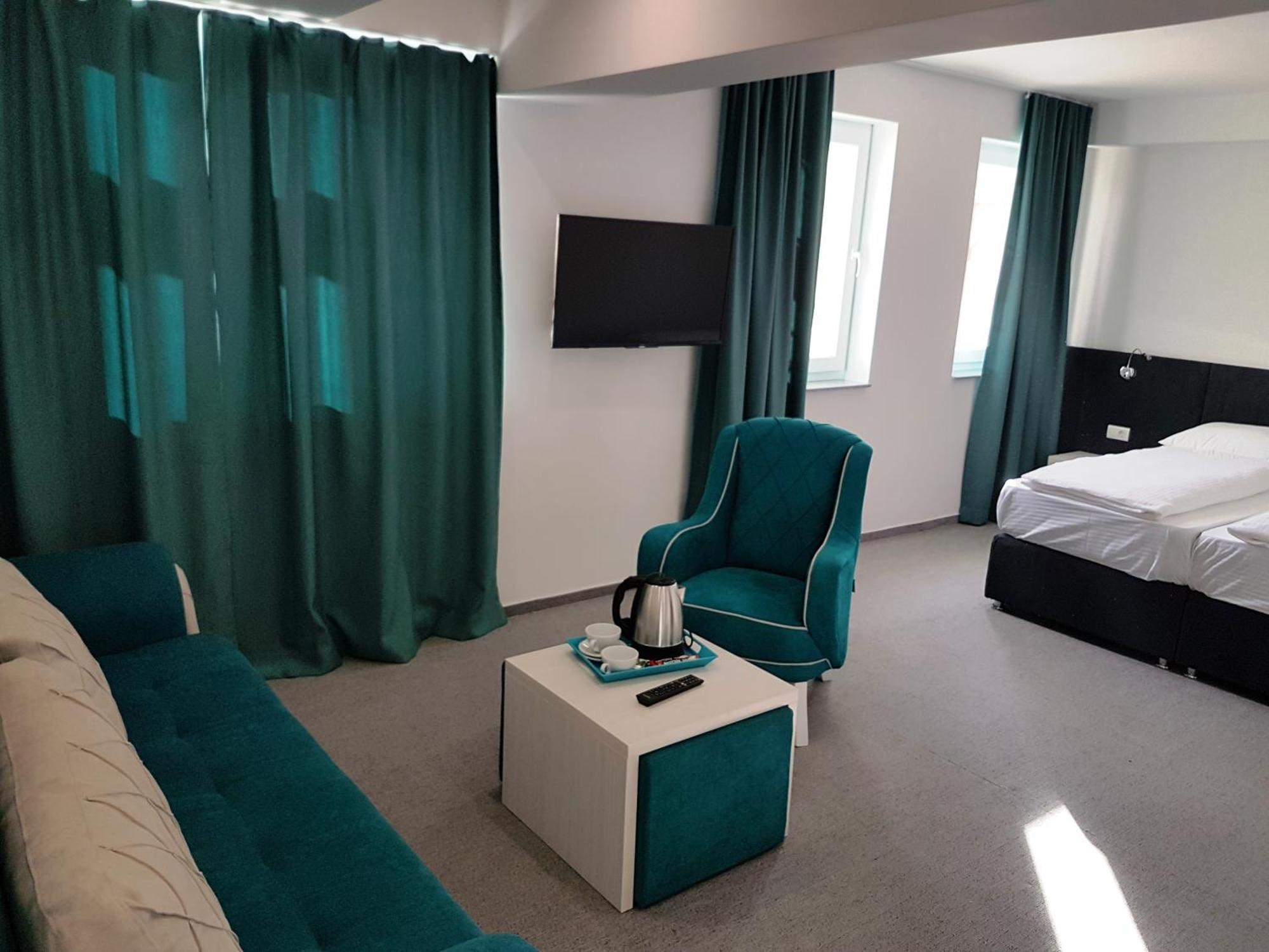 Hotel Sax Gracanica Gracanica  ภายนอก รูปภาพ